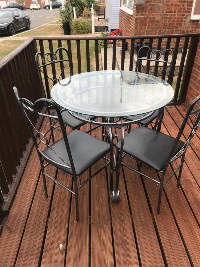 Leysdown-On-Sea Saddlebrook Holiday Park 3 Bedroom Brick Built Chalet Bungalow ภายนอก รูปภาพ