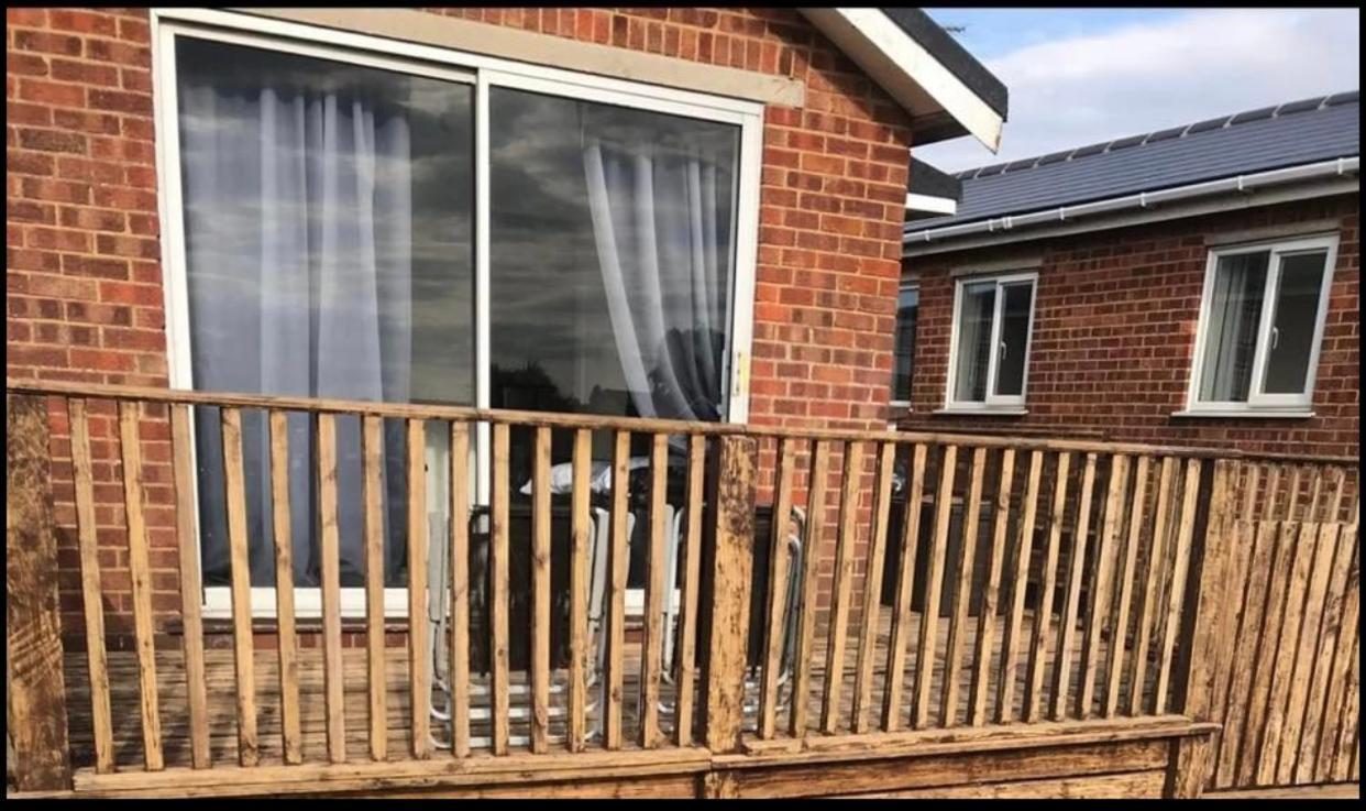 Leysdown-On-Sea Saddlebrook Holiday Park 3 Bedroom Brick Built Chalet Bungalow ภายนอก รูปภาพ